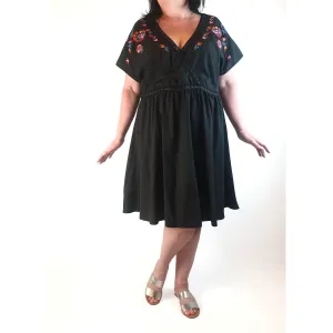 Black dress with unique embroydery size XXL