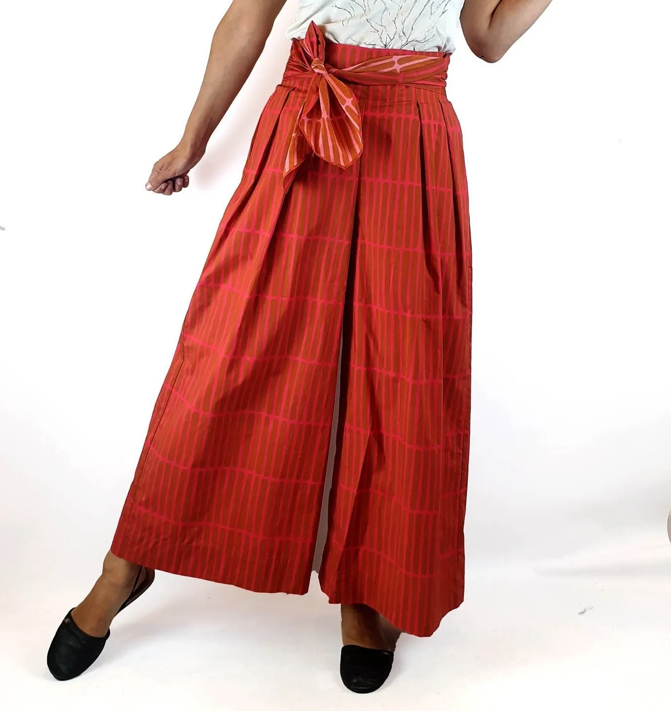Elk 100% cotton red and brown print wide leg pants size 8