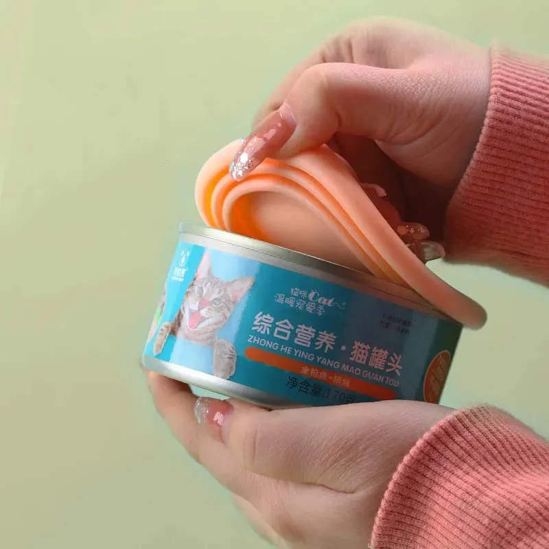 Silicone Pet Food Can Lid with Integrated Spoon